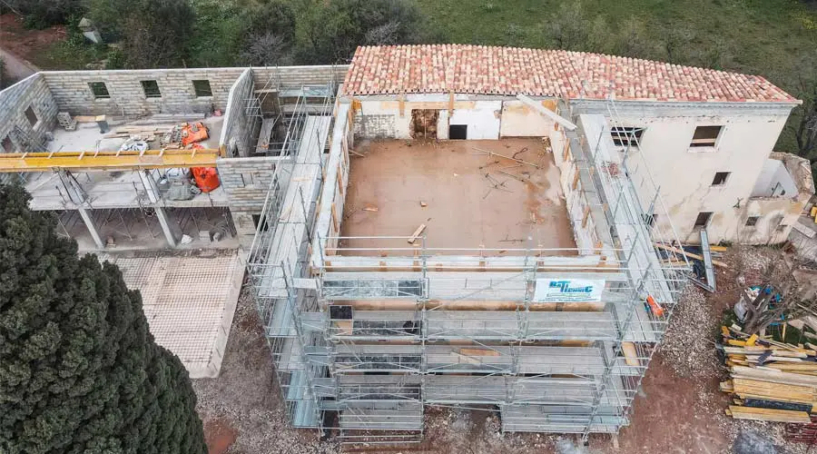 Rénovation de bâtiment dans le Var 83